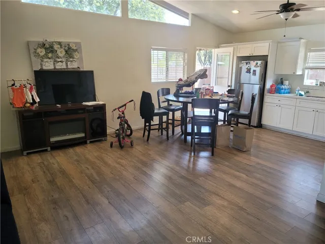 3561 Jefferson Street, Riverside, California 92504