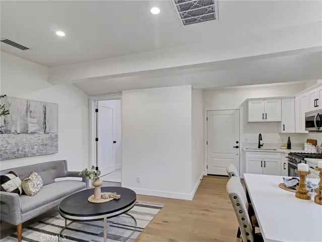 17349 Saticoy, Northridge, California 91325