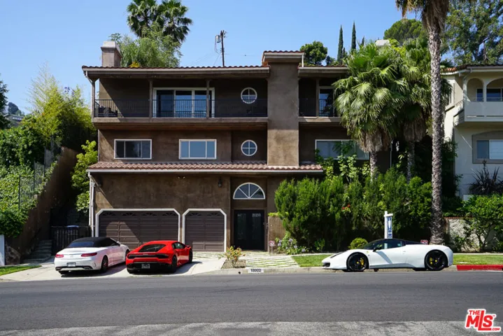 13902 Valley Vista, Sherman Oaks, California 91423