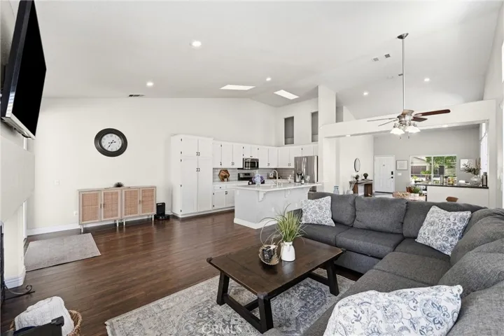 3053 Mira Vista Way, Corona, California 92881