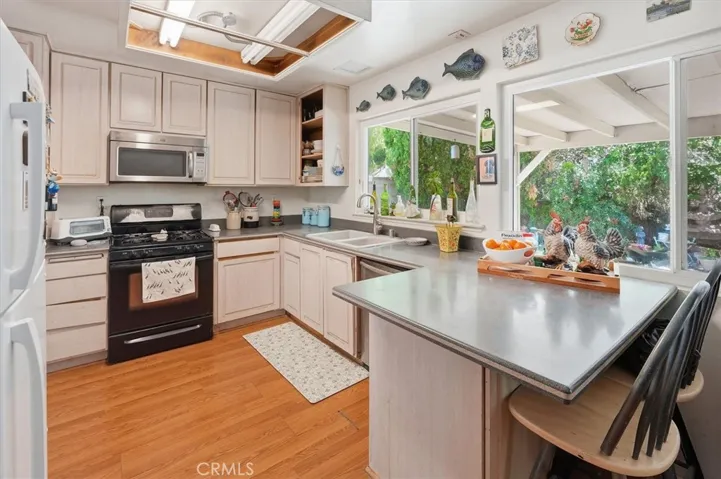 27951 Sycamore Creek, Valencia, California 91354