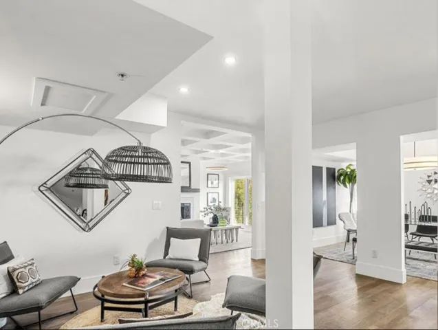 6422 Weidlake, Los Angeles, California 90068