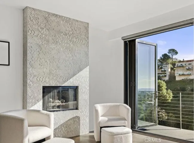 6422 Weidlake, Los Angeles, California 90068