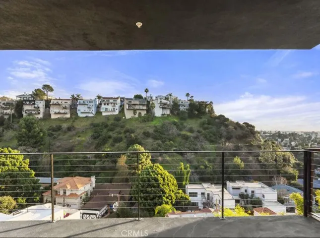 6422 Weidlake, Los Angeles, California 90068