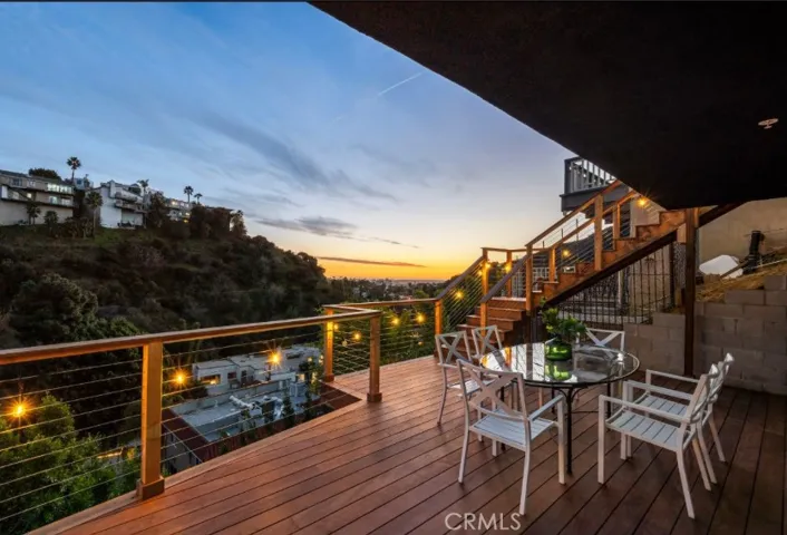 6422 Weidlake, Los Angeles, California 90068