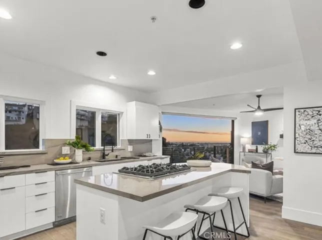 6422 Weidlake, Los Angeles, California 90068