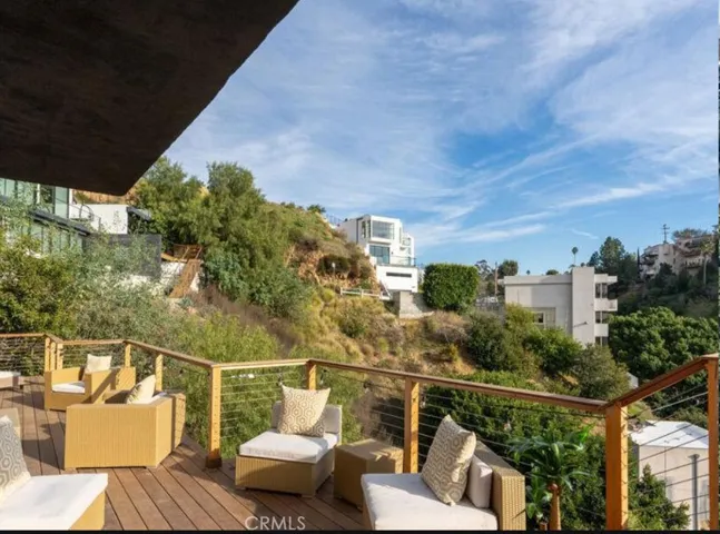 6422 Weidlake, Los Angeles, California 90068