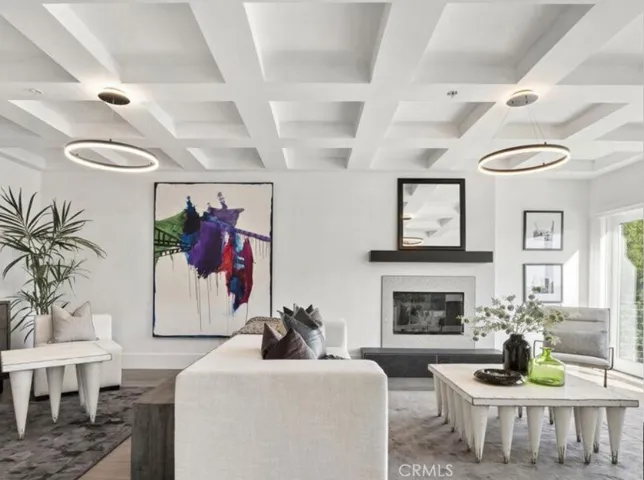 6422 Weidlake, Los Angeles, California 90068