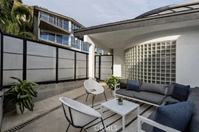 6422 Weidlake, Los Angeles, California 90068