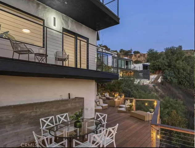 6422 Weidlake, Los Angeles, California 90068