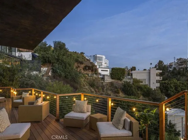 6422 Weidlake, Los Angeles, California 90068