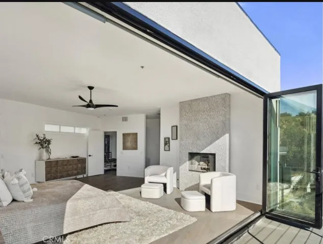 6422 Weidlake, Los Angeles, California 90068