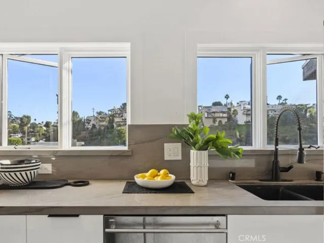 6422 Weidlake, Los Angeles, California 90068
