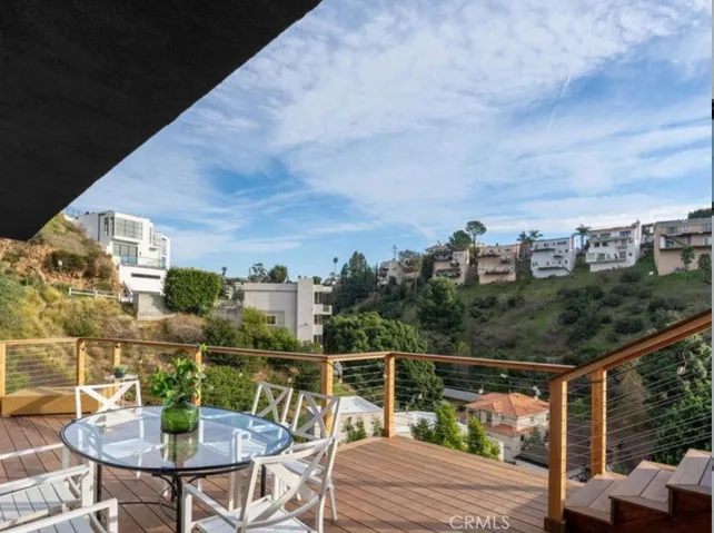 6422 Weidlake, Los Angeles, California 90068