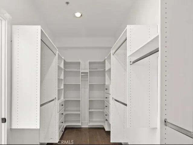 6422 Weidlake, Los Angeles, California 90068
