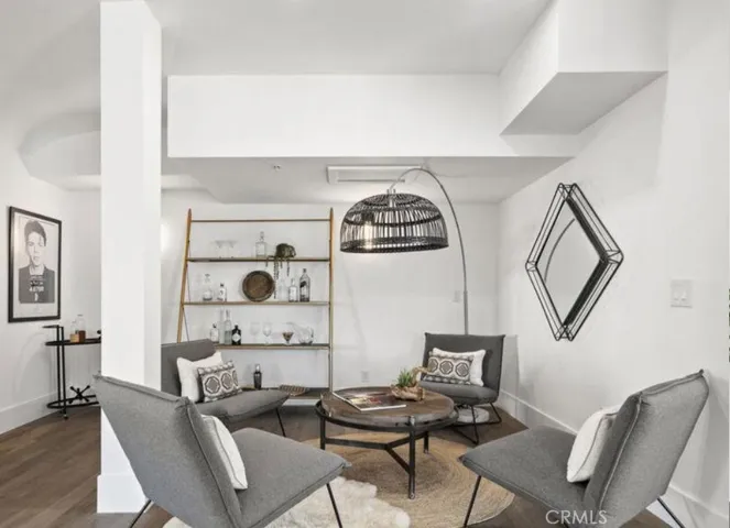 6422 Weidlake, Los Angeles, California 90068
