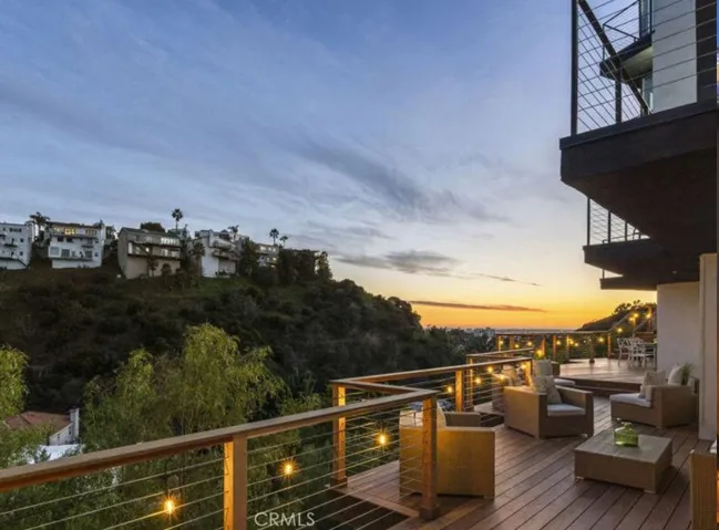 6422 Weidlake, Los Angeles, California 90068