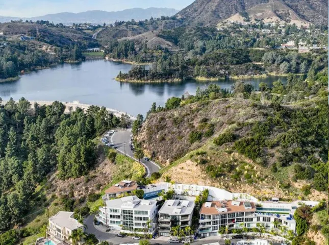 6422 Weidlake, Los Angeles, California 90068