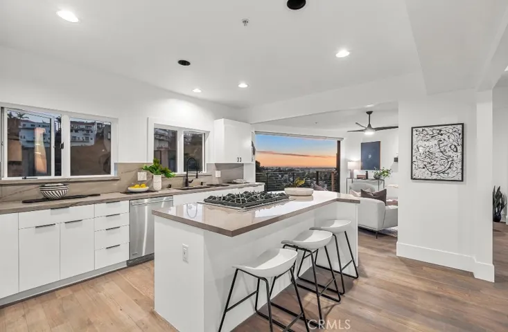 6422 Weidlake, Los Angeles, California 90068