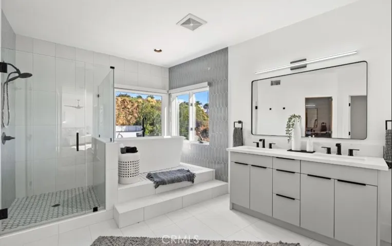 6422 Weidlake, Los Angeles, California 90068