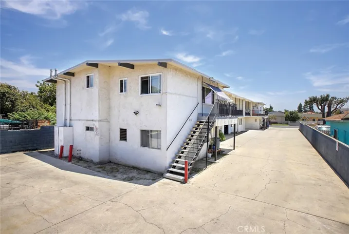 8219 2nd Street, Paramount, California 90723