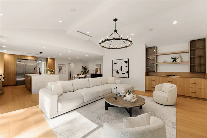 6035 Rod, Woodland Hills, California 91367