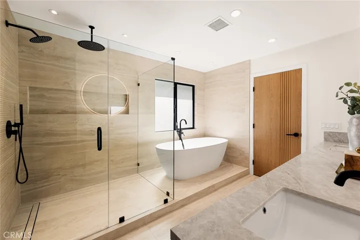 6035 Rod, Woodland Hills, California 91367