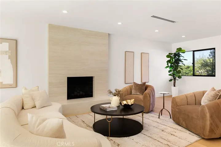 6035 Rod, Woodland Hills, California 91367