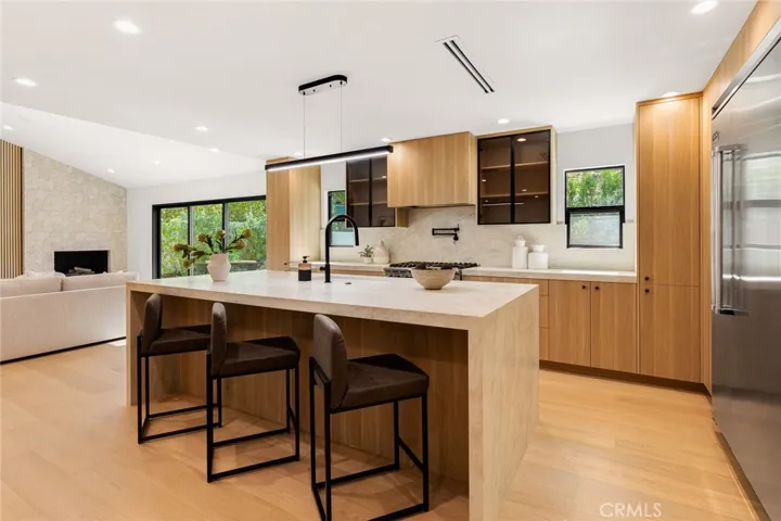 6035 Rod, Woodland Hills, California 91367