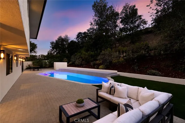 6035 Rod, Woodland Hills, California 91367