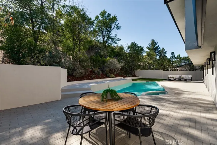 6035 Rod, Woodland Hills, California 91367