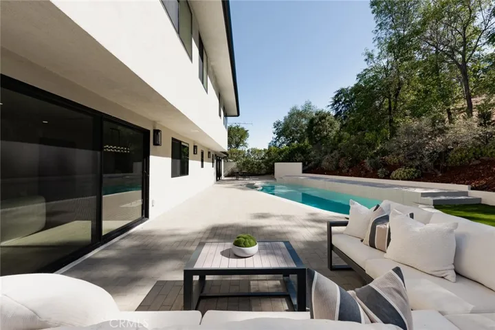 6035 Rod, Woodland Hills, California 91367