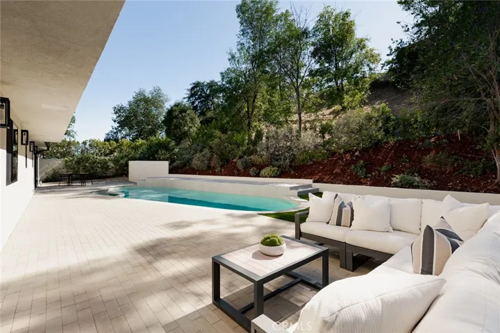 6035 Rod, Woodland Hills, California 91367