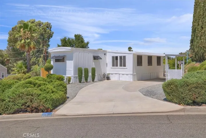 22780 Skylink Drive, Canyon Lake, California 92587