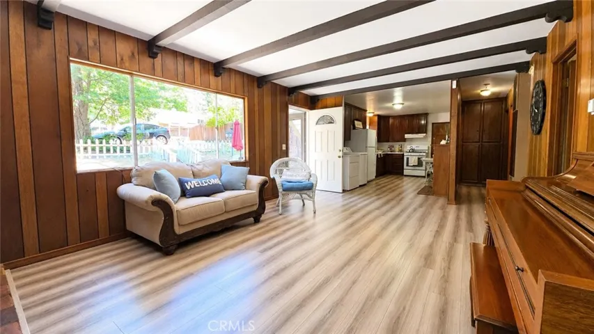 23013 Oak Lane, Crestline, California 92325