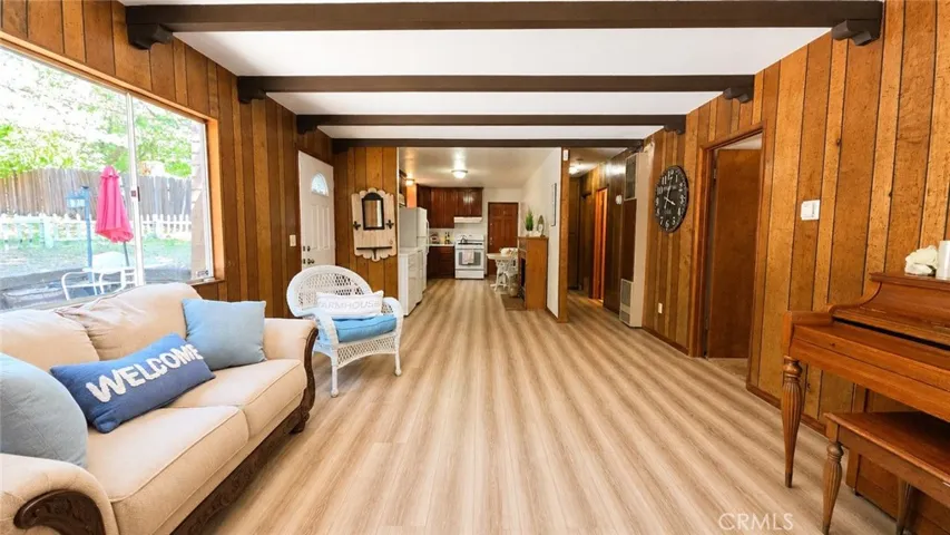 23013 Oak Lane, Crestline, California 92325