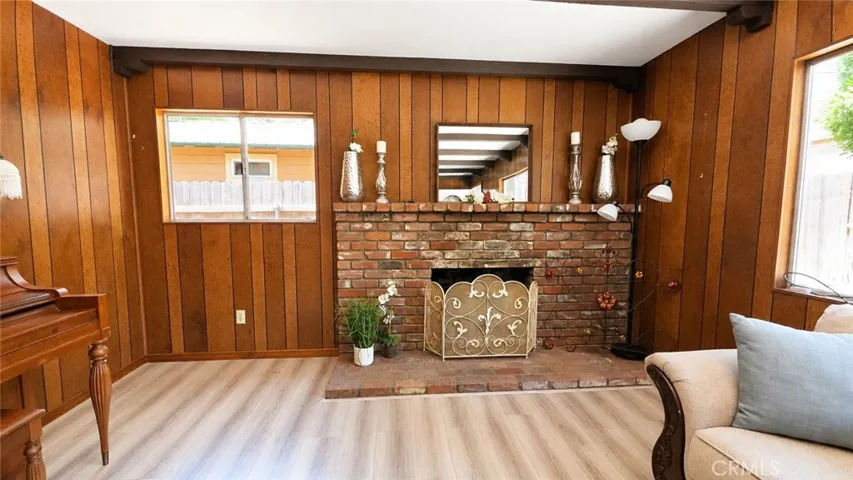 23013 Oak Lane, Crestline, California 92325