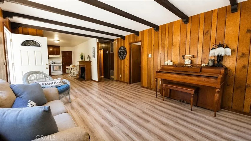 23013 Oak Lane, Crestline, California 92325