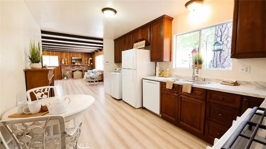 23013 Oak Lane, Crestline, California 92325