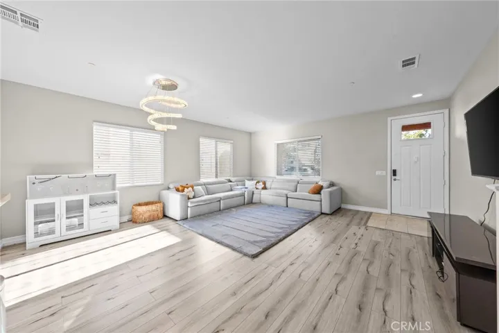 6958 Stanza Court, Fontana, California 92336
