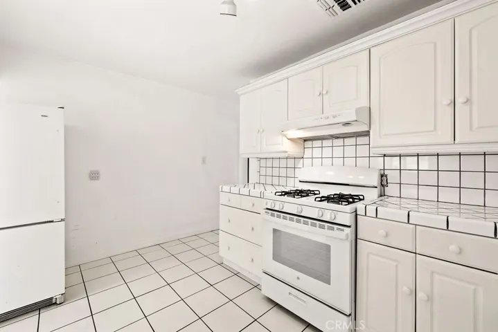 2012 Barnett, Los Angeles, California 90032
