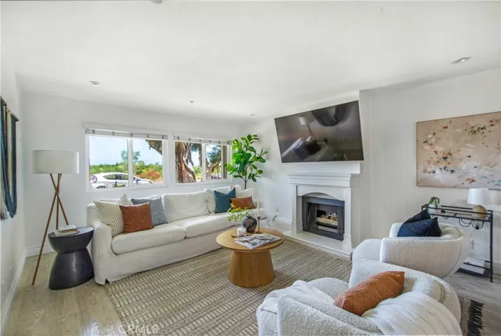 19 Seabird Court 13, Newport Beach, California 92663