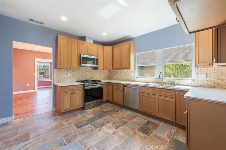 2041 W 29th Place, Los Angeles, California 90018