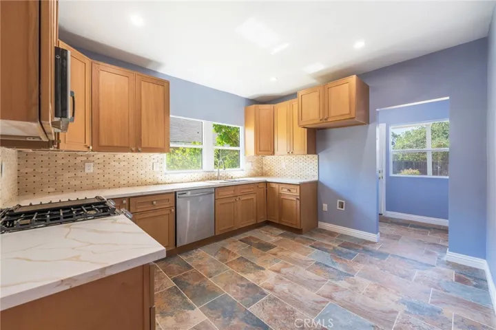2041 W 29th Place, Los Angeles, California 90018