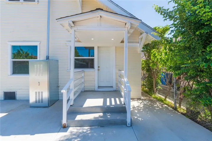 2041 W 29th Place, Los Angeles, California 90018