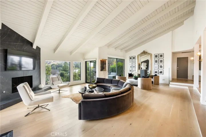 4234 Alhama Drive, Woodland Hills, California 91364