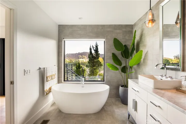4234 Alhama Drive, Woodland Hills, California 91364