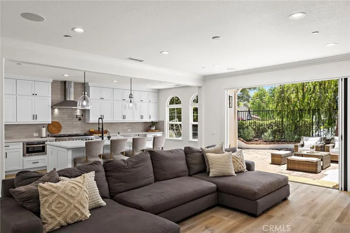 5 Drackert, Ladera Ranch, California 92694