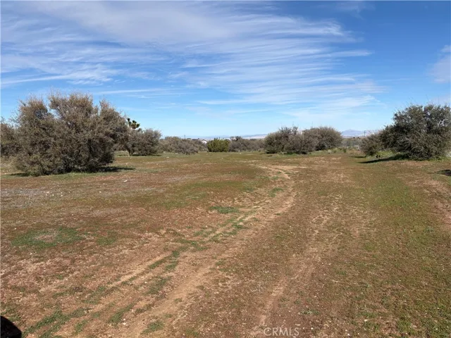 8350 Cedar, Phelan, California 92371