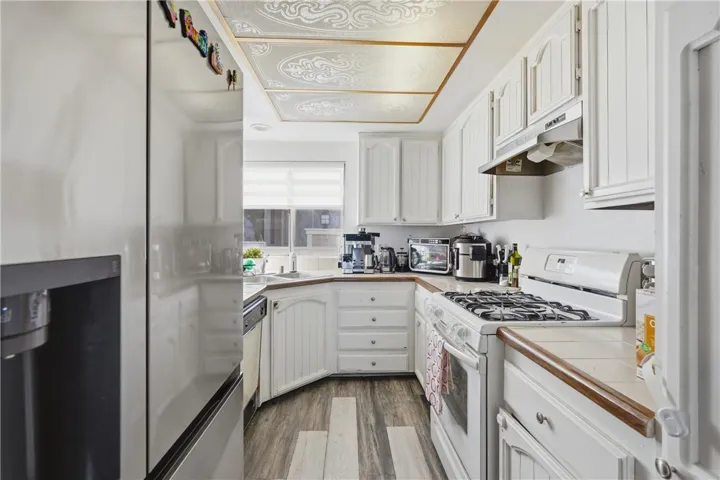 125 W South, Anaheim, California 92805
